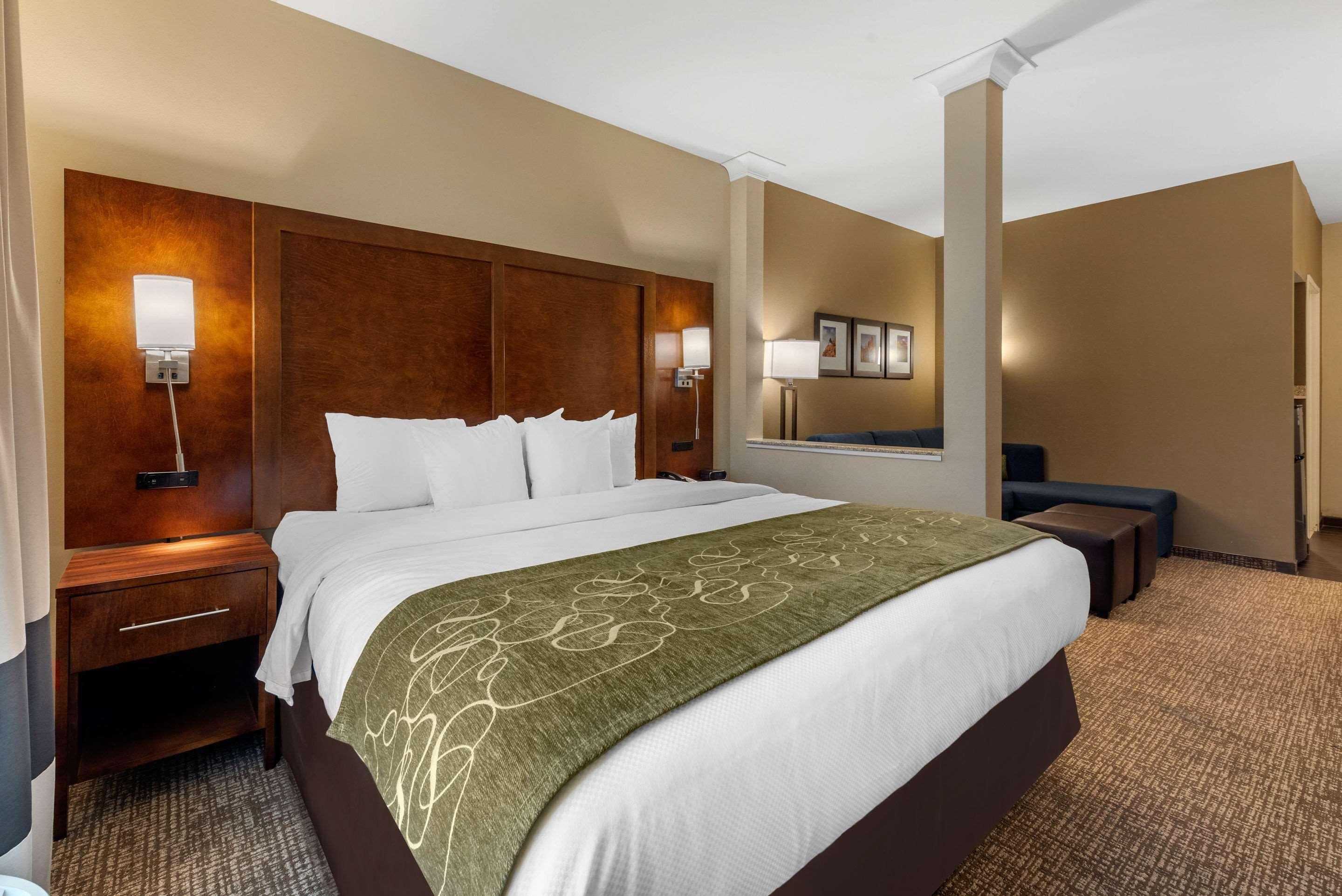 Comfort Suites Denver Near Anschutz Medical Campus Орора Екстер'єр фото