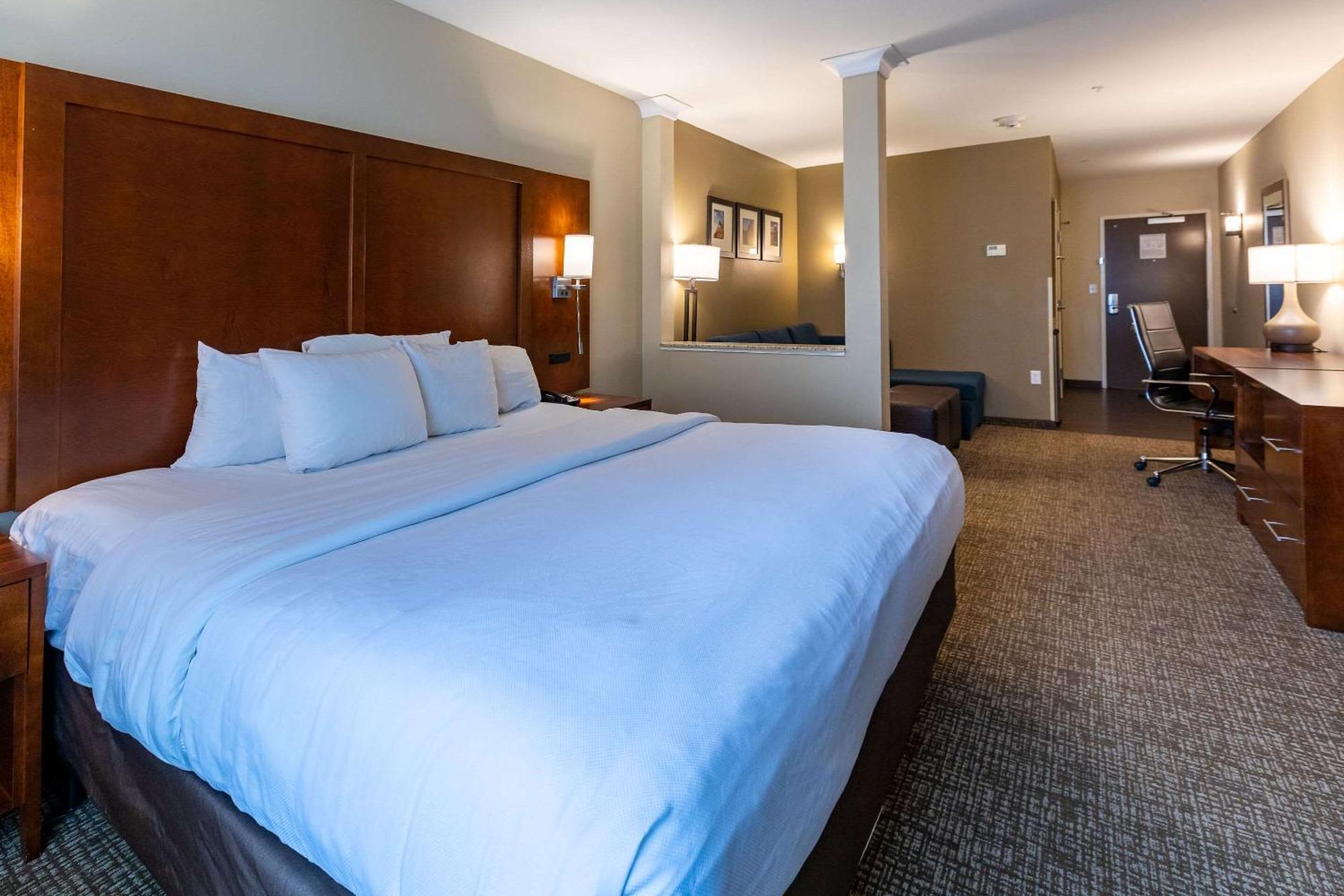 Comfort Suites Denver Near Anschutz Medical Campus Орора Екстер'єр фото