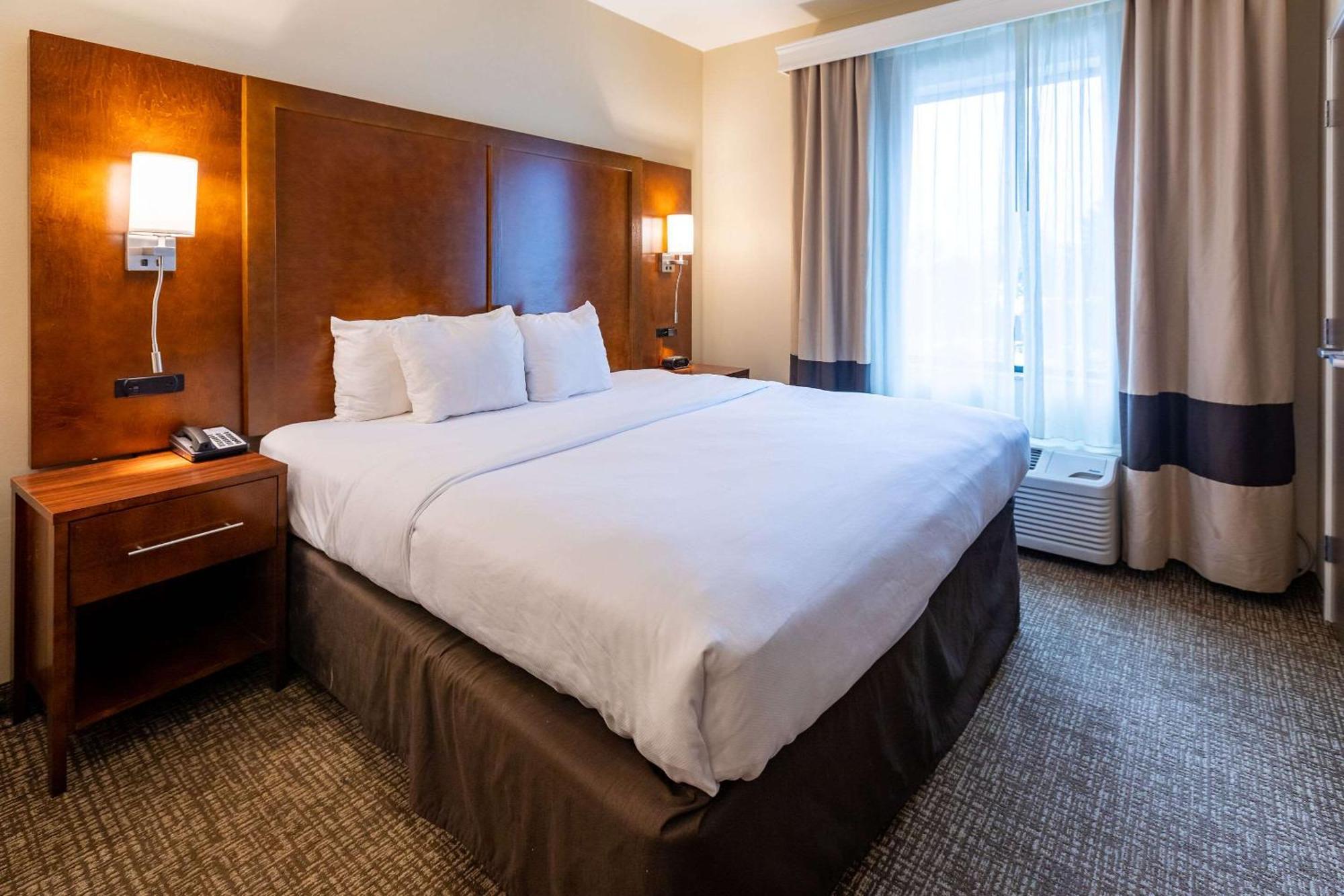 Comfort Suites Denver Near Anschutz Medical Campus Орора Екстер'єр фото