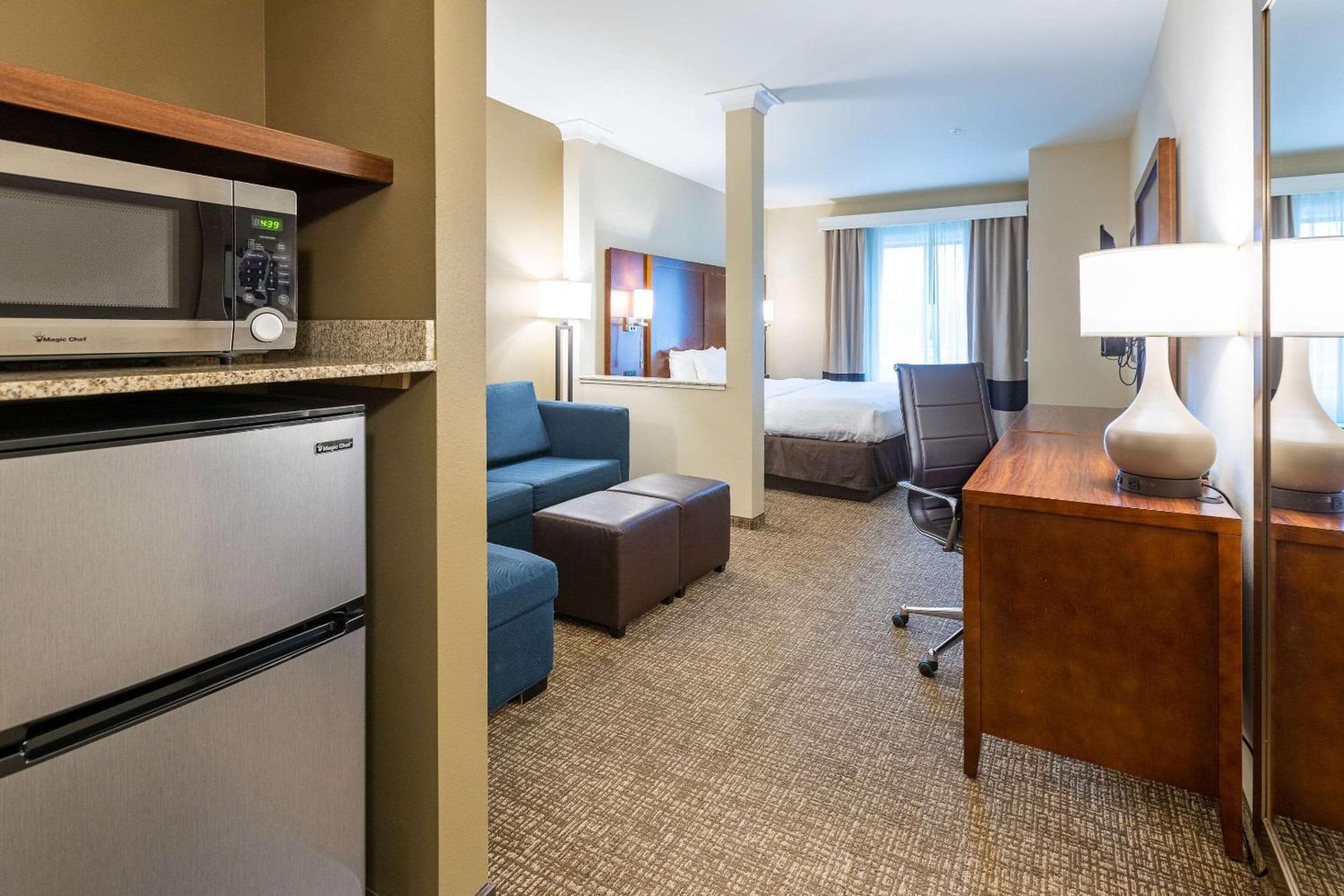 Comfort Suites Denver Near Anschutz Medical Campus Орора Екстер'єр фото