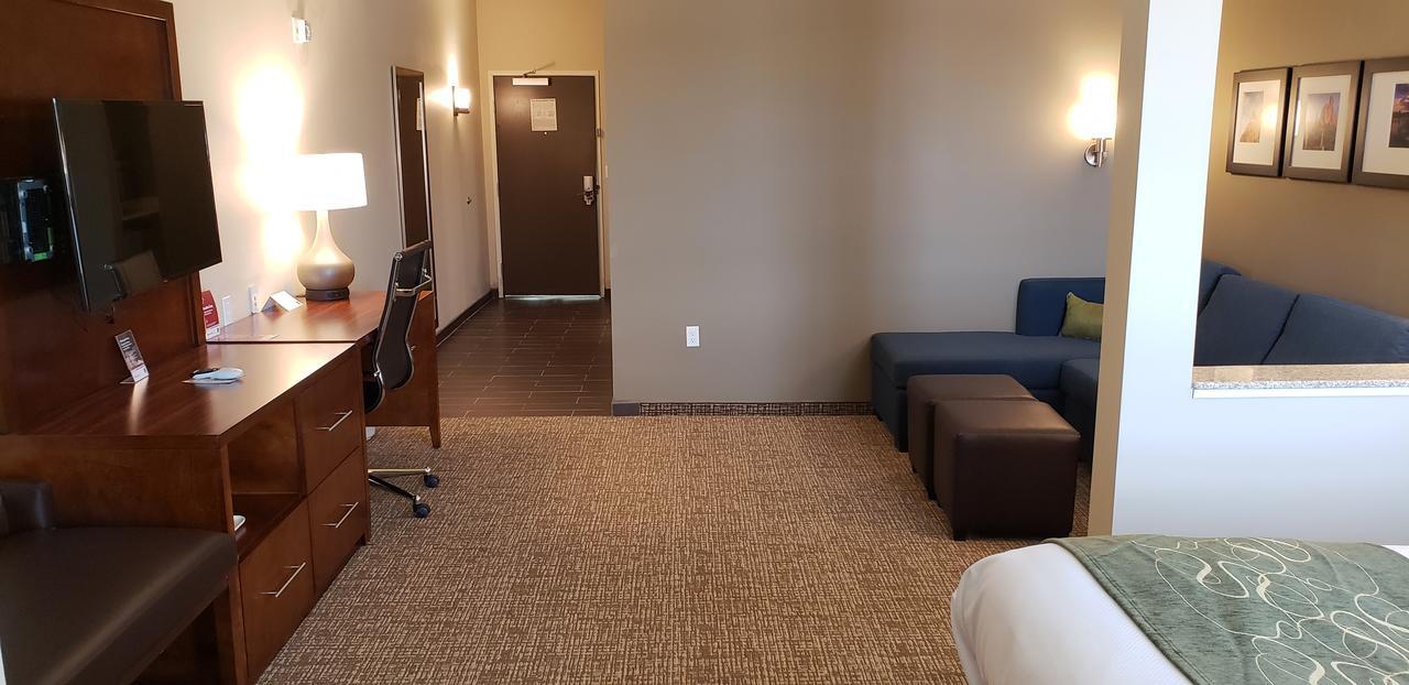 Comfort Suites Denver Near Anschutz Medical Campus Орора Екстер'єр фото