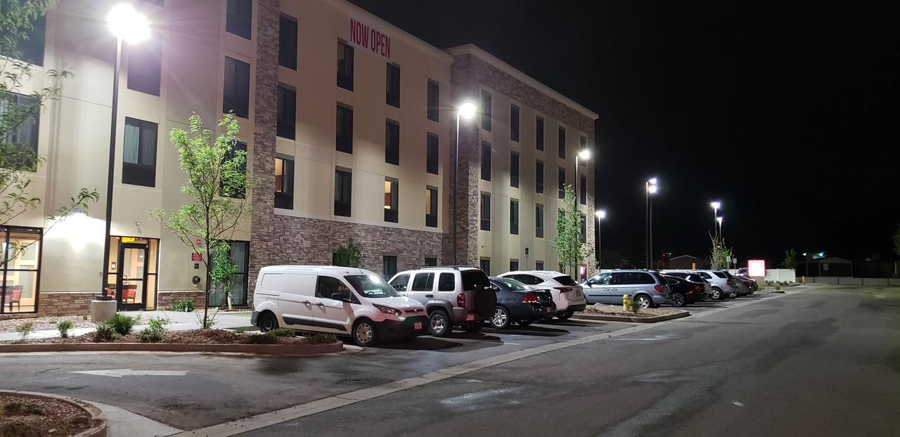 Comfort Suites Denver Near Anschutz Medical Campus Орора Екстер'єр фото